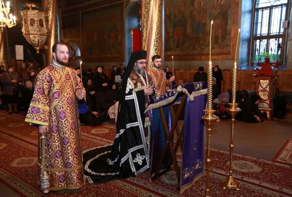 IPS Ciprian în Parohia Greci