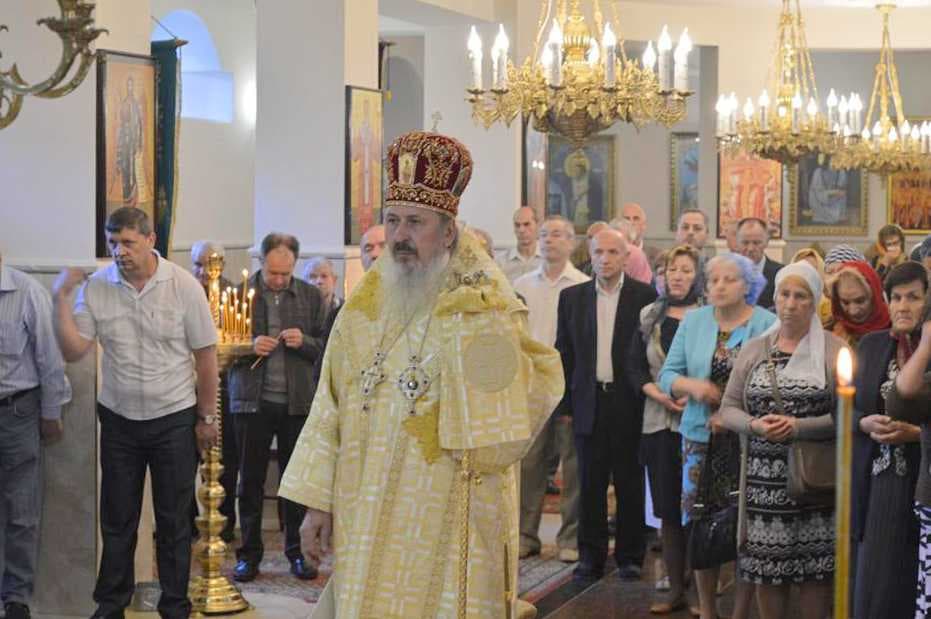 IPS Petru slujind la Chişinău (3)