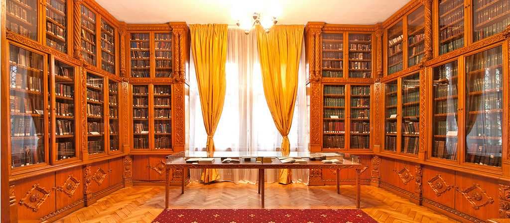 cabinet-carte-veche-rom-1