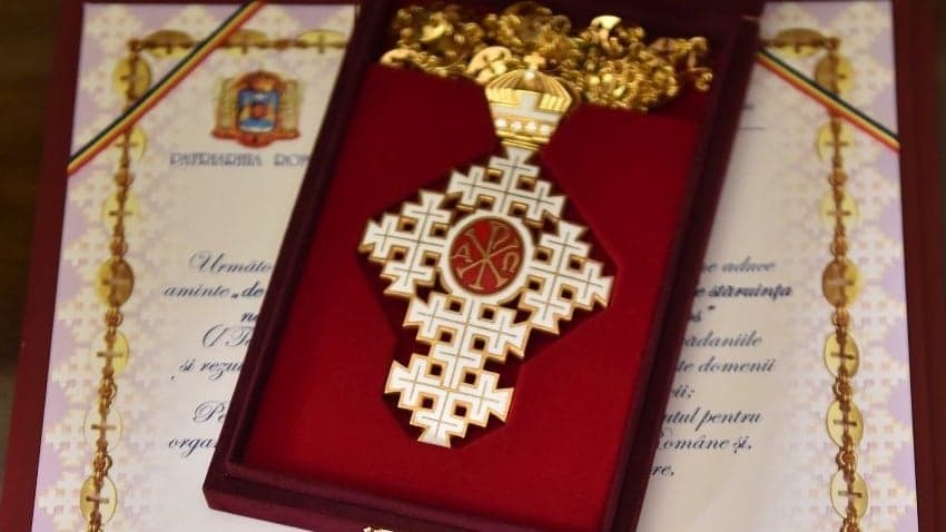 Ce este Crucea Patriarhală?